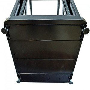 Шафа серверна підлогова CMS UA-MGSE1866MB 19" 18U 610x675x945мм чорна
