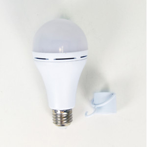 Комплект із двох ламп LED Lightwell BS2C3 12 Вт Е27 з вбудованим акумулятором